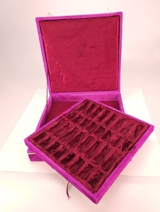 Короб для шахмат Именинник Розовый (33 на 33 см)