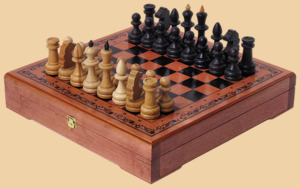 Шахматы Александрия (красная доска)