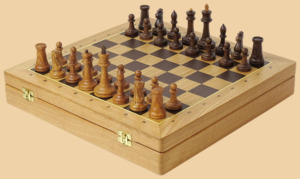 Шахматы-ларец Вуд Чесс дуб модель 2 (бархатный ложемент, клетка 4 см)