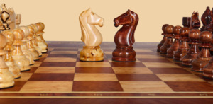 Стол шахматы-нарды Страдивари (массив красного дерева, с нишей под фигуры)