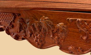 Стол шахматы-нарды Страдивари (массив красного дерева, с нишей под фигуры)