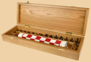 Шахматы Сакура (бело-красное поле, натуральная кожа)