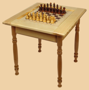 Стол шахматный Гамбит (светлый, без ящиков для фигур, резные ножки, модель №1)