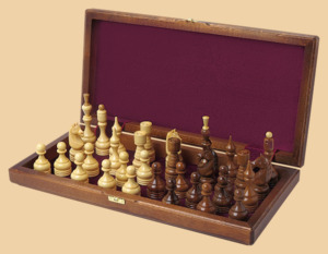 Шахматы Бастион (американский орех, клетка 4,5 см)