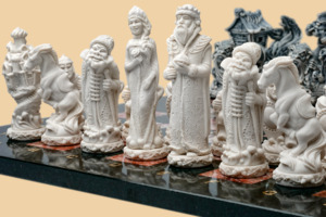 Шахматные фигуры Сказки Пушкина (мраморная крошка)