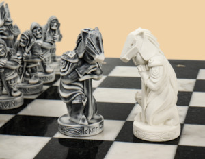 Шахматные фигуры Средневековье (мраморная крошка)