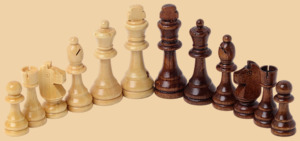 Шахматы Золотистые (средние)