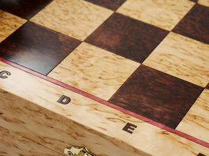 Шахматная доска складная Карельская берёза (клетка 4 см)