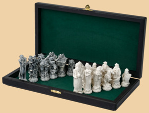 Шахматы Русские сказки (морёный дуб)