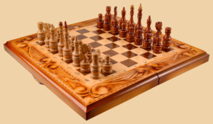 Шахматы, нарды, шашки Медведь (с классическими фигурами, большие)