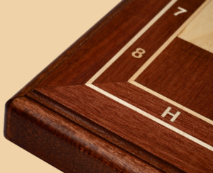 Шахматы Гамбит (доска махагон-ясень, клетка 4,5 см)