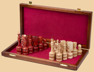 Шахматы Гамбит (доска махагон-ясень, клетка 4,5 см)
