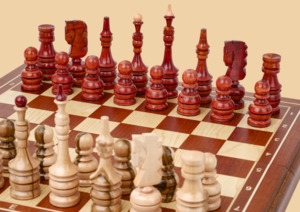 Шахматы Гамбит (доска махагон-ясень, клетка 5 см)