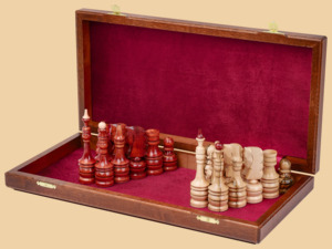 Шахматы Гамбит (доска махагон-ясень, клетка 5 см)