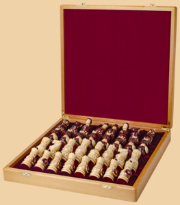 Шахматы в ларце Резное войско (бук, махагон, клетка 4,5 см, модель №1)