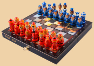 Шахматы Америка и СССР (с надписью на доске USSR - USA)