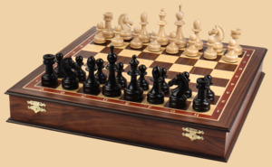 Шахматы в ларце Изящные (орех, утяжелённые фигуры, клетка 4,5 см)