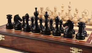 Шахматы в ларце Изящные (орех, утяжелённые фигуры, клетка 4,5 см)