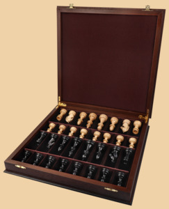 Шахматы в ларце Ренессанс (венге-ясень, фигуры без утяжеления, клетка 4,5 см)