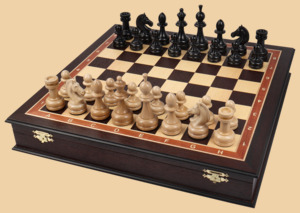 Шахматы в ларце Ренессанс (венге-ясень, фигуры без утяжеления, клетка 4,5 см)
