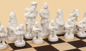 Шахматы в ларце Средневековье (клетка 4,5 см)