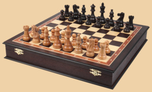 Шахматы в ларце Итали (венге-ясень, клетка 4,5 см)