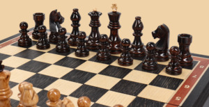 Шахматы Замок в горах №1 (морёный дуб-ясень, клетка 4 см)