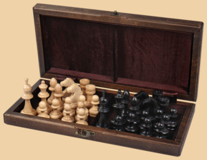 Шахматы Кентавр (орех-ясень, клетка 4 см)