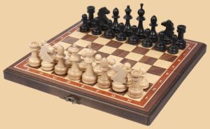 Шахматы Кентавр (орех-ясень, клетка 4 см)