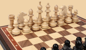 Шахматы Кентавр (орех-ясень, клетка 4 см)