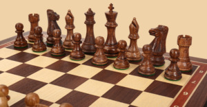 Шахматы в ларце Вильгельм Стейниц(орех-ясень, матовые фигуры, клетка 4,5 см)