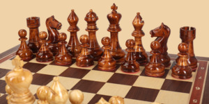 Шахматы в ларце Замок в горах (орех-ясень, большие, клетка 4,5 см)