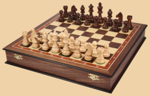 Шахматы в ларце Мавр (орех-ясень, клетка 4,5 см)