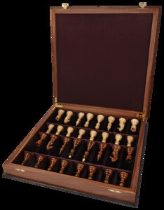 Шахматы в ларце Орда (орех-ясень, клетка 4,5 см)