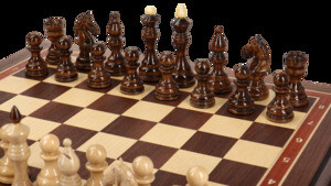 Шахматы в ларце Орда (орех-ясень, клетка 4,5 см)