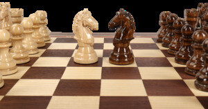 Шахматы в ларце Орда (орех-ясень, клетка 4,5 см)