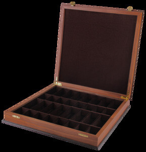 Шахматы в ларце Орда (орех-ясень, клетка 4,5 см)