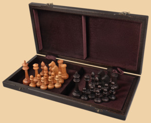 Шахматы Закон и порядок (американский орех-ясень, клетка 5 см)