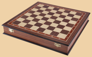 Шахматы в ларце Кентавр (американский орех-ясень, клетка 4,5 см)