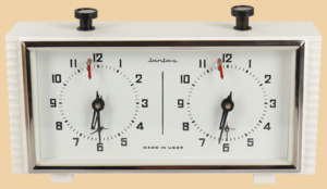 Шахматные часы Янтарь Новые (пластиковый корпус белого цвета, белый циферблат, произведены в 90-х годах)