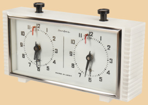 Шахматные часы Янтарь Новые (пластиковый корпус белого цвета, белый циферблат, произведены в 90-х годах)