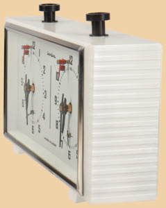 Шахматные часы Янтарь Новые (пластиковый корпус белого цвета, белый циферблат, произведены в 90-х годах)