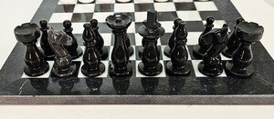 Шахматы Классика Презент (чёрная яшма и мрамор, 31 на 31 см)