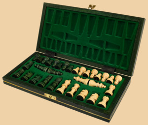 Шахматы Вояж (магнитные, зелёные)