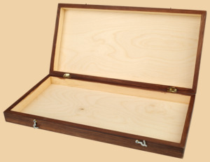 Шахматы Гроссмейстерские (чёрный цвет клеток, тонированная кромка, фигуры с утяжелителем)