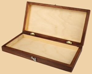 Шахматы Школьные (чёрный цвет клеток, тонированная кромка)