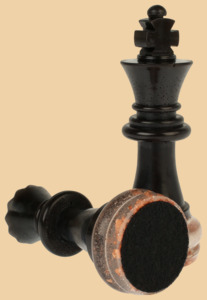 Шахматные фигуры Конкорд чёрно-бежевые (с медной поталью, полимерная смола)