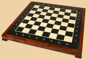 Шахматная доска нескладная Чемпион Презент, чёрно-белая (чёрно-белая печать, клетка 4,5 см)