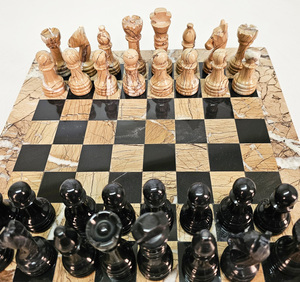 Шахматы Гром и гроза (розовая и чёрная яшма, 31 на 31 см)