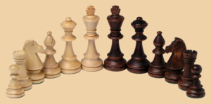 Шахматы Стильные (бархатный ложемент, чёрная яшма-дуб, доска 30 на 30 см)